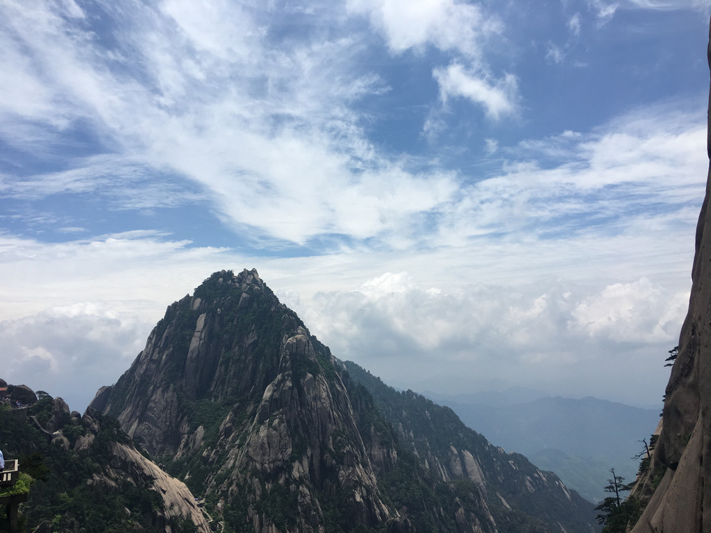 一品黄山,天高云淡