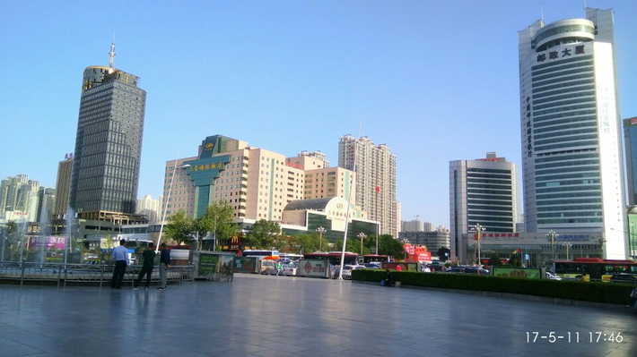 ⑤太原五一广场 饱览了汾河美景,又来到了五一广场 五一广场前身,是