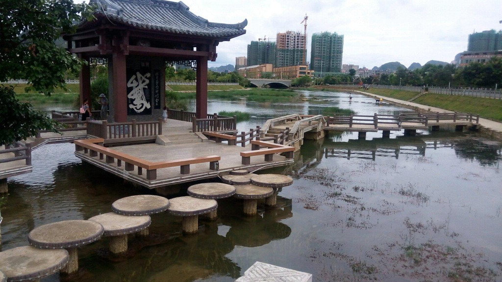 龙潭湿地公园                              