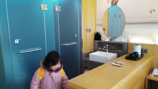 青岛君品海岸酒店(火车站栈桥青医附院店)预订