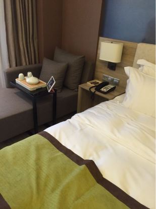 亚朵酒店(保定东风路店)预订价格,联系电话\位