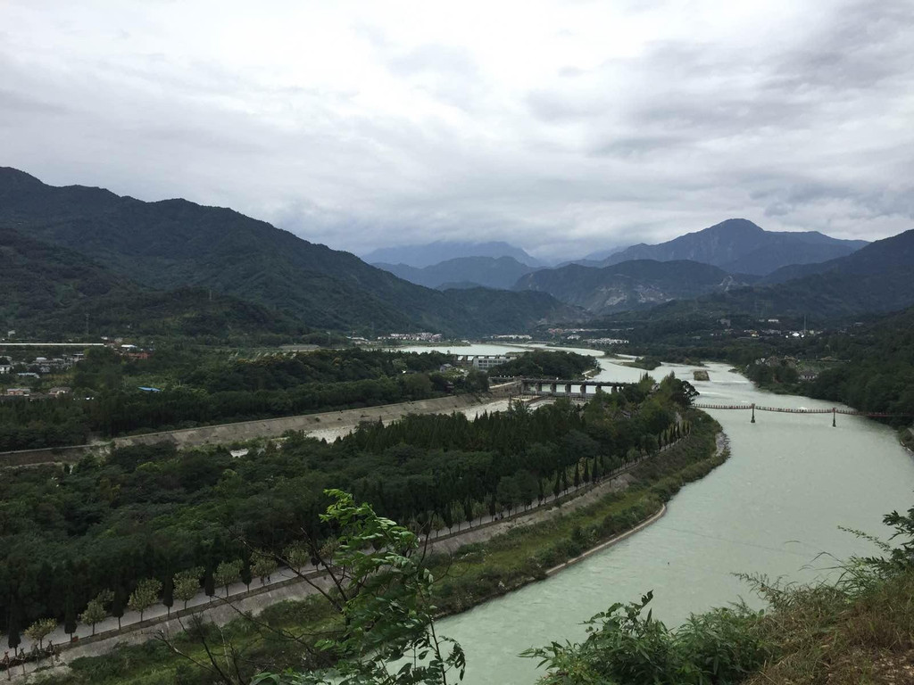 拜水都江堰,问道青城山