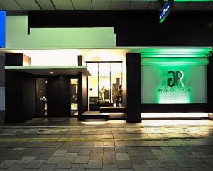 香港-巖國自由行 香港航空公司+巖國站前格林瑞奇酒店