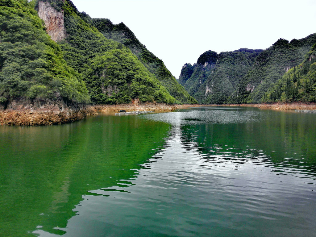 荔波小七孔,西江千户苗寨,镇远古镇,黄果树瀑布,青岩古镇8日自助精华