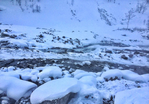 冰天雪地任我闯.漫雪纷飞背包行