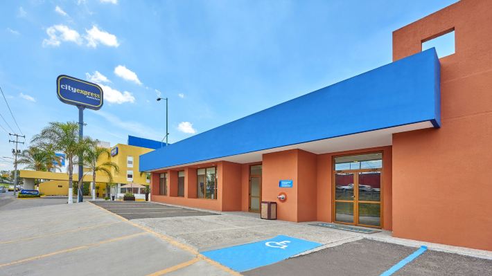 奎雷塔羅城市快捷酒店