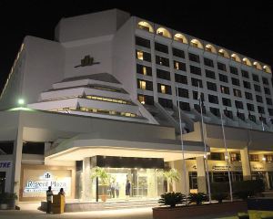 香港-卡拉奇自由行 阿聯酋國際航空公司+麗晶大酒店暨會議中心