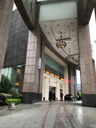 就是周边餐饮稍微少了点          收起 发表于2017-05-15酒店回复