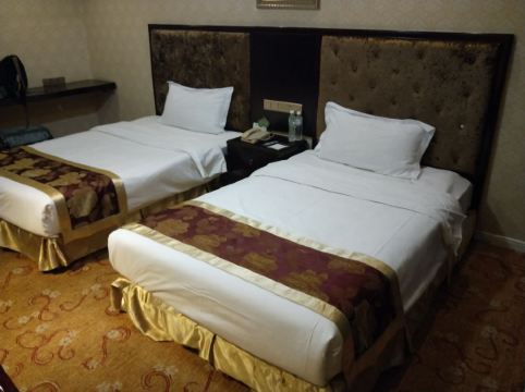 西昌绿宝石酒店