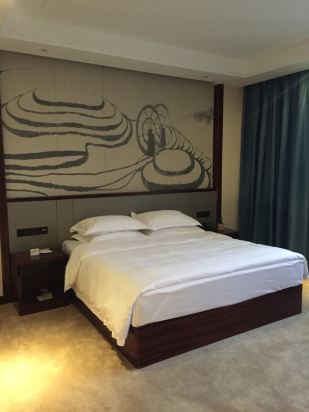 广南八宝贡酒店