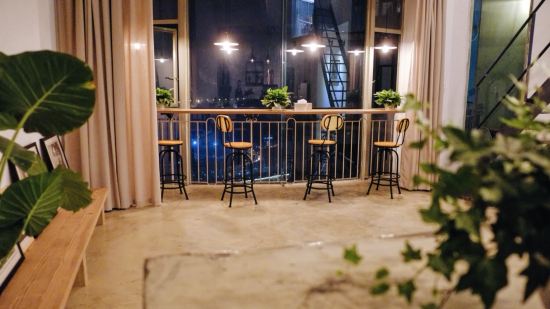 为什么叫青旅 230t080000003fxg090CB_W_550_412.jpg