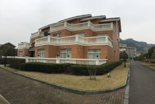 溪口银凤度假村