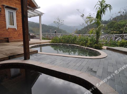 新兴天露山温泉养生度假酒店1晚 双早 双人温泉【畅游云浮天露山】