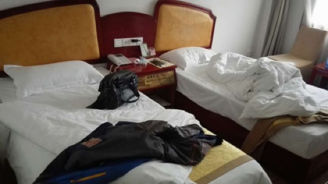 住的最差的酒店,没有之一,感觉好像回到了小时候和家人住招待所的感觉