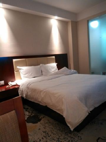 泊宁酒店(宁波北仑小港店)