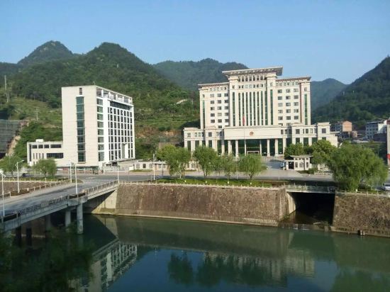 磐安宝得丽大酒店