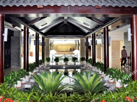 五台山友谊宾馆1晚 早餐 五台山景区大门票(进山费)2张 半天导游讲解